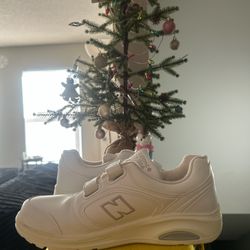 Women’s New Balance Size 9