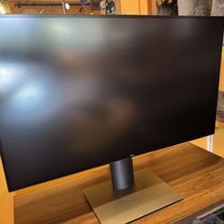 Dell UltraSharp U2720Q 27" LCD LED Monitor - 3840 x 2160 4K Display - 60 Hz Refresh Rate