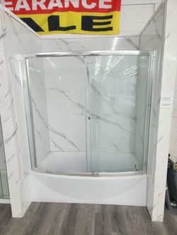 Bathtub & Glass Doors