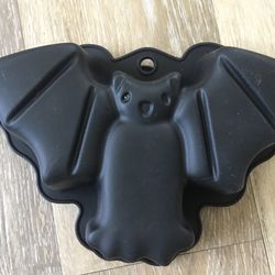 6”x9”x2” Flexible Silicone Bat Mold $15 OBO