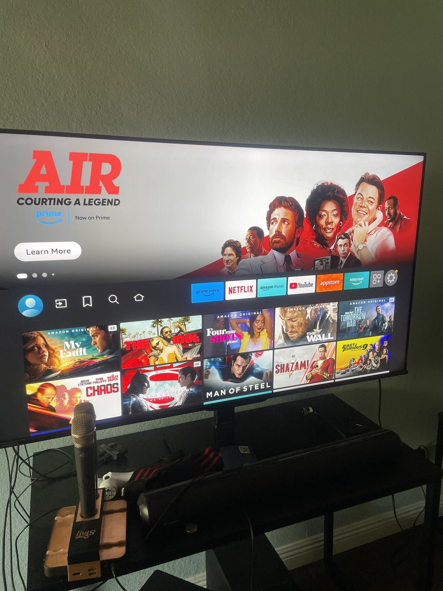 55 Inch Toshiba Fire Tv W Alexa Built In And Comes W A Stand(no