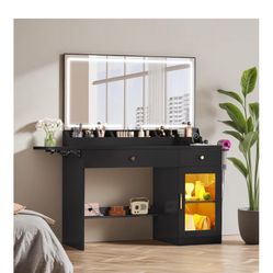 Vanity With Large Mirror 