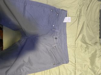 Levi’s size 34 x 32 (Slim)