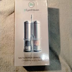 Salt And Pepper Grinder Set