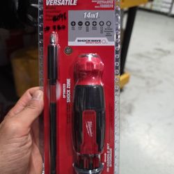 Milwaukee
14-in-1 Multi-Bit Screwdriver with SHOCKWAVE Impact Duty Bits