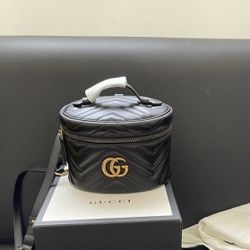 GUCCI GG Marmont Series Gold Logo Quilted Leather Makeup Bag Handbag Backpack Mini Women's Black #All-match Classic Recommendation#(46)44