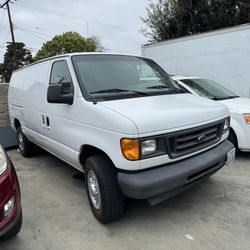 2005 Ford E-350