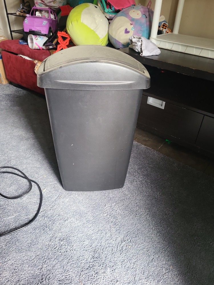 13 gl Trash Can
