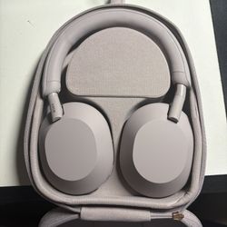 🎧 NEW Sony WH-1000XM5 Wireless Noise Cancelling Headphones – Silver (with Case)
