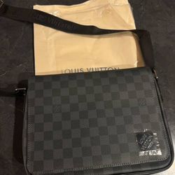 Louis Vuitton Bag District PM 