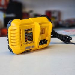Dewalt 20V Max Lithium-ion Fan Cooled Fast Battery Charger