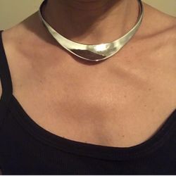 Vintage Silvertone Necklace Collar Choker Stlye 
