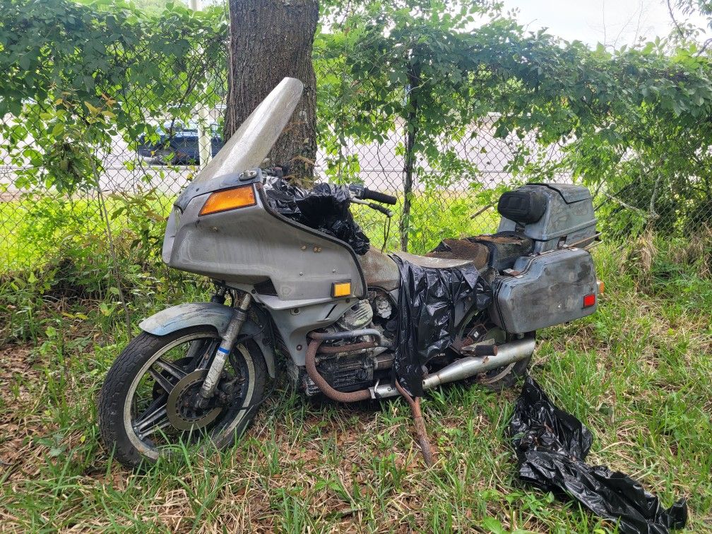 OLD HONDA MOTORCYCLE..AS IS