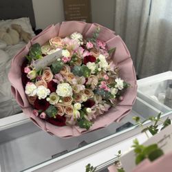Custom Ramo/bouquets