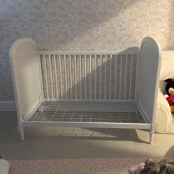 FREE DELTA MADELINE 4in 1 CRIB