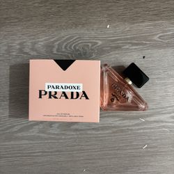 (NEW) Prada Paradoxe Eau De Parfum
