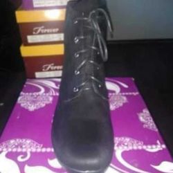 New Women’s Shoes Available In Size 7.5, 10