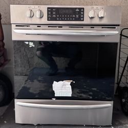 Fridgidaire Electric Stove