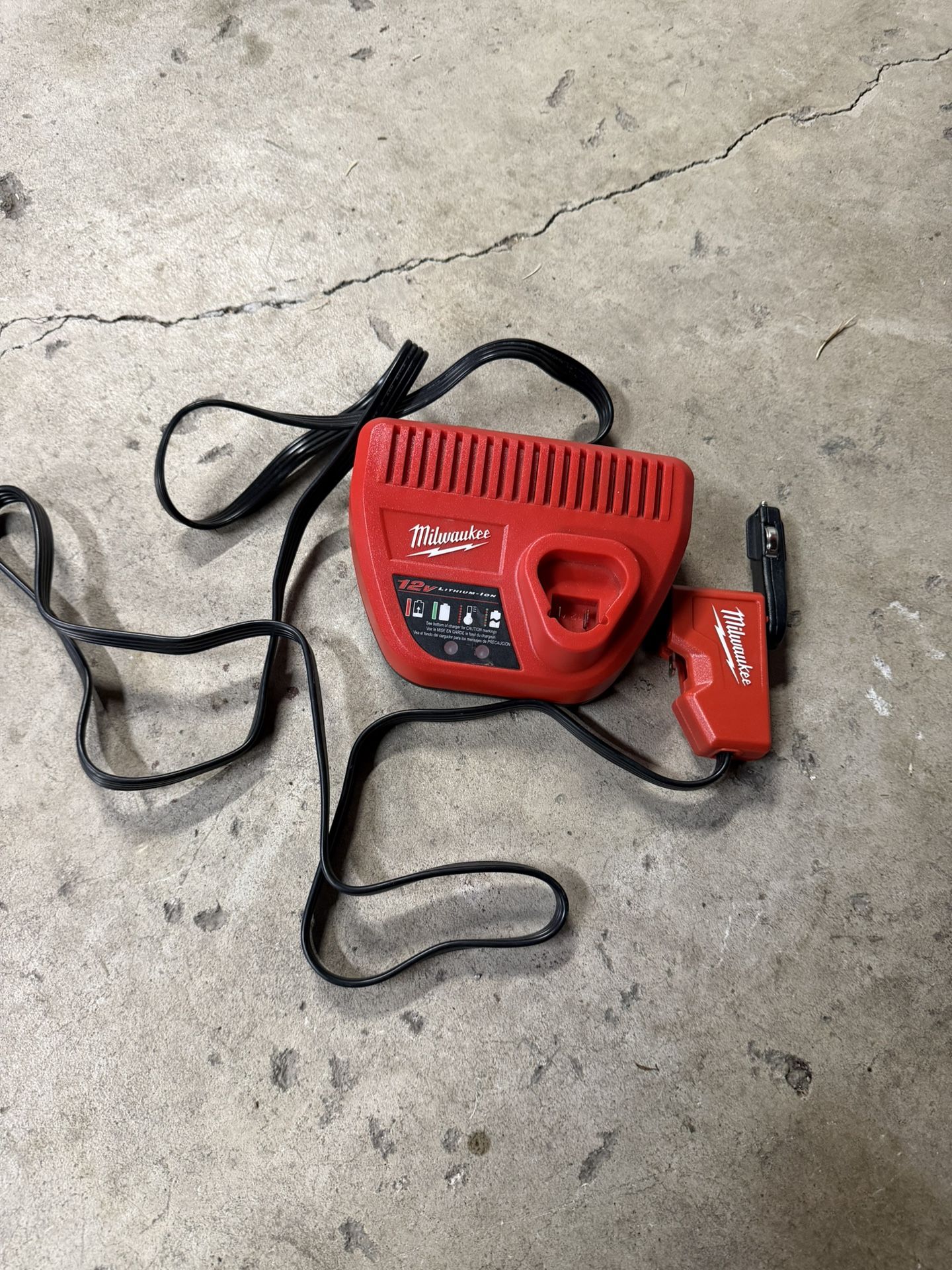 Milwaukee M12 Charger 