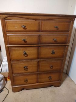 La period furniture Dresser