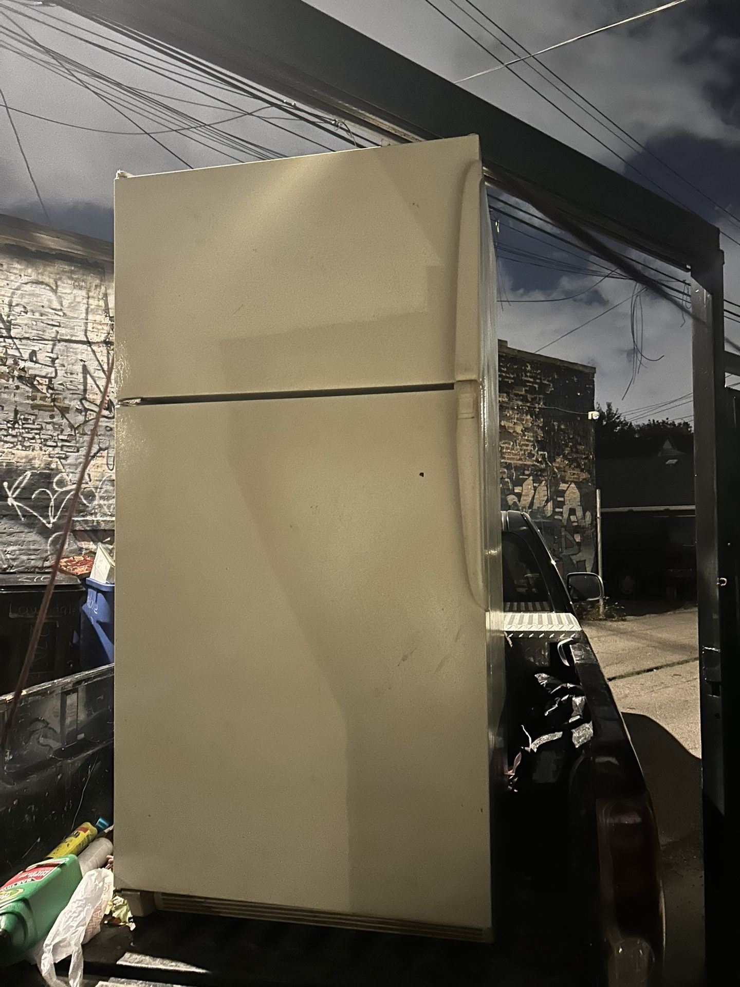 Se Vende Refrigerador $100 Trabaja Muy bien y Tiene Mucho espacio 