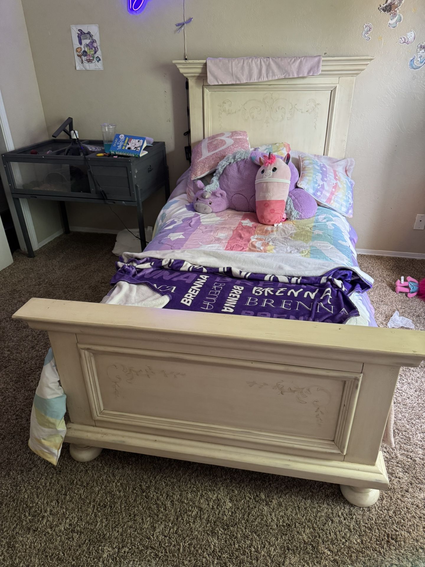 Twin Poster Sold Wood Bed With Mattress