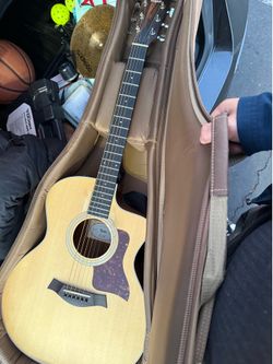 Taylor 214ce Acoustic-Electric Guitar – Excellent Condition – Extras Included - Gig bag