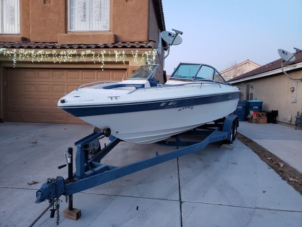 Sea ray boat