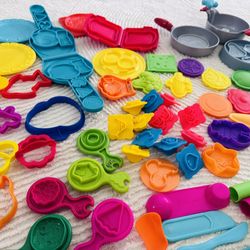 Play-Doh 120 Piece Fun Learning & Play Experience 