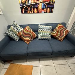  Couch 