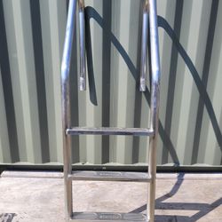 Stainless Steel Starlite Pool Ladder 