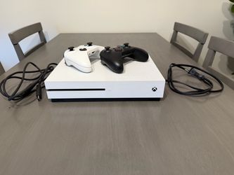 Xbox One S 1TB Bundle – 2 Controllers + Astro A10 Headset