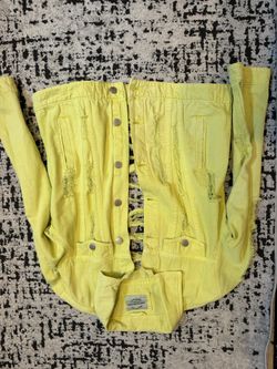 Yellow Very Distressed Women’s Jean Denim Jacket Size Medium