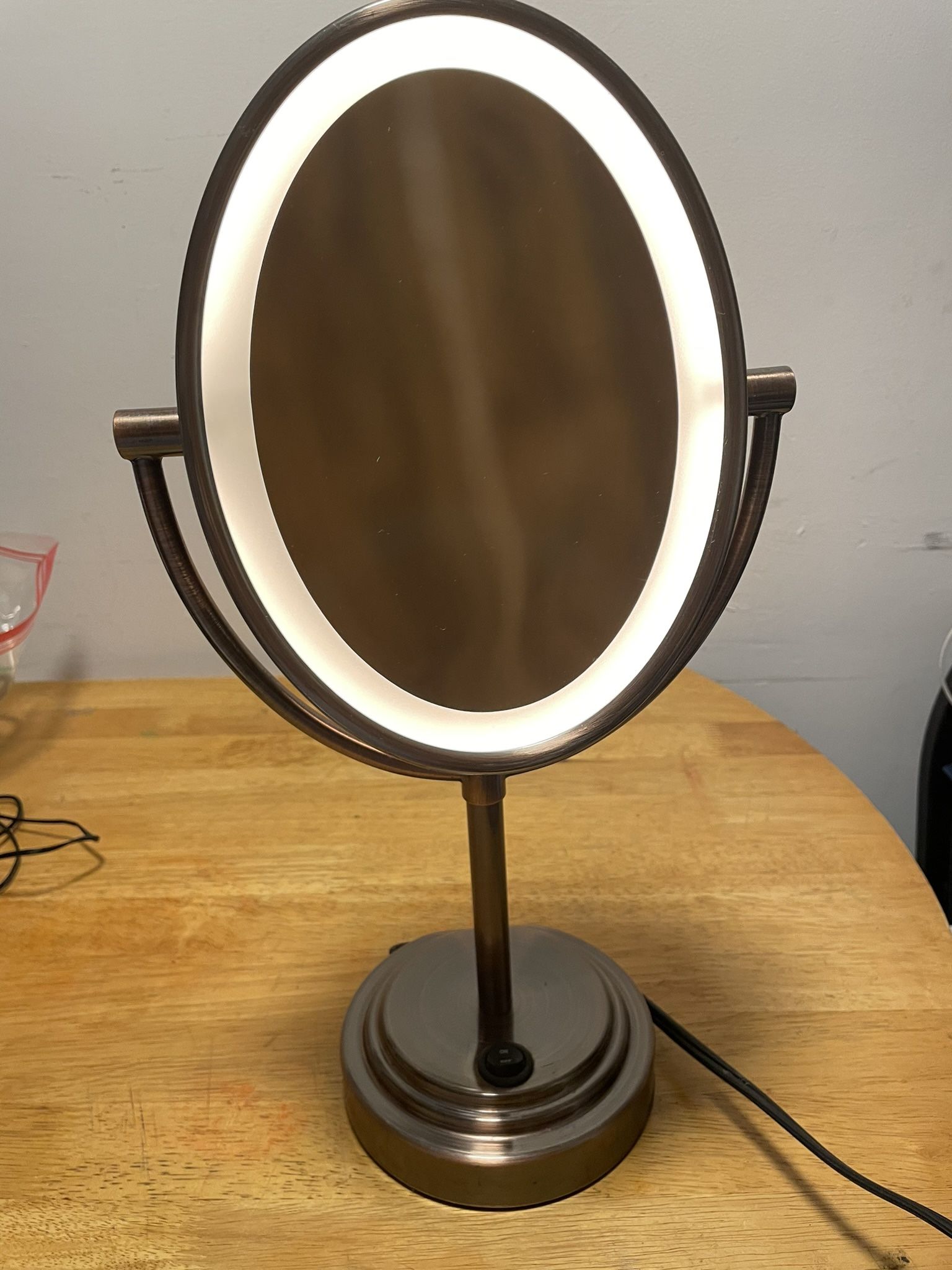 Make Up Mirror With Light 