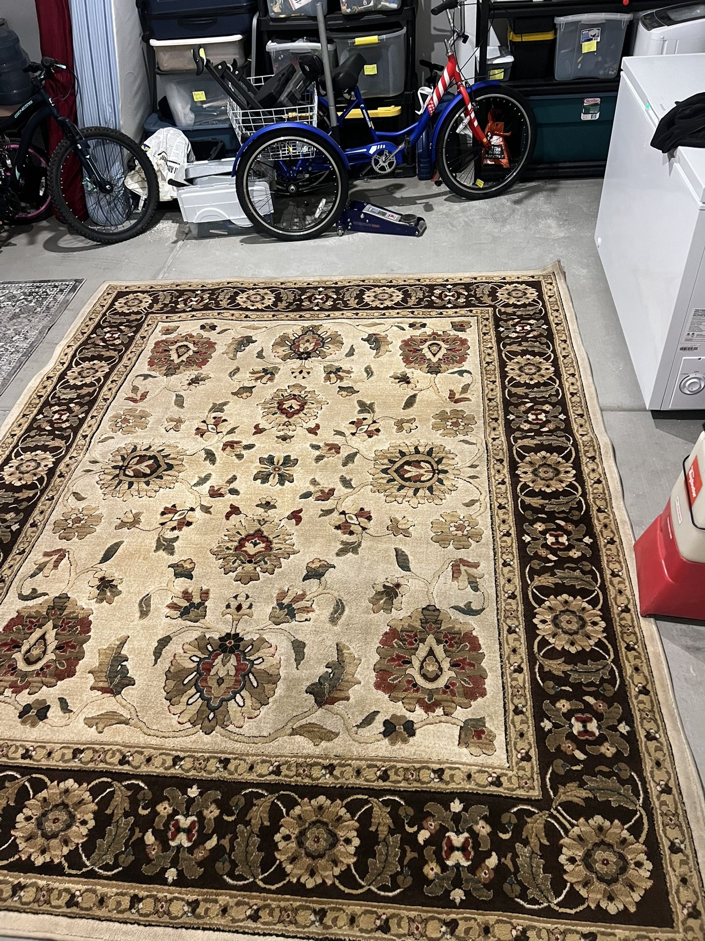 Elegant rug
