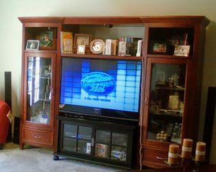 Entertainment center