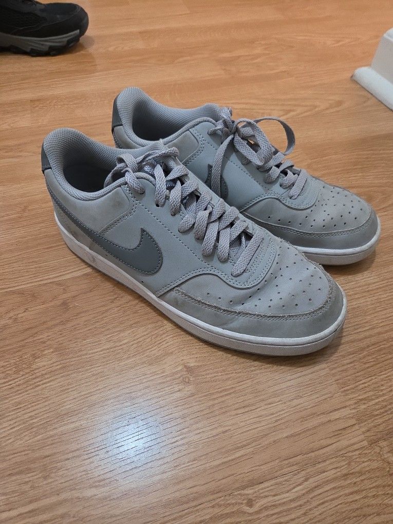 Men's Nike Size 8.5