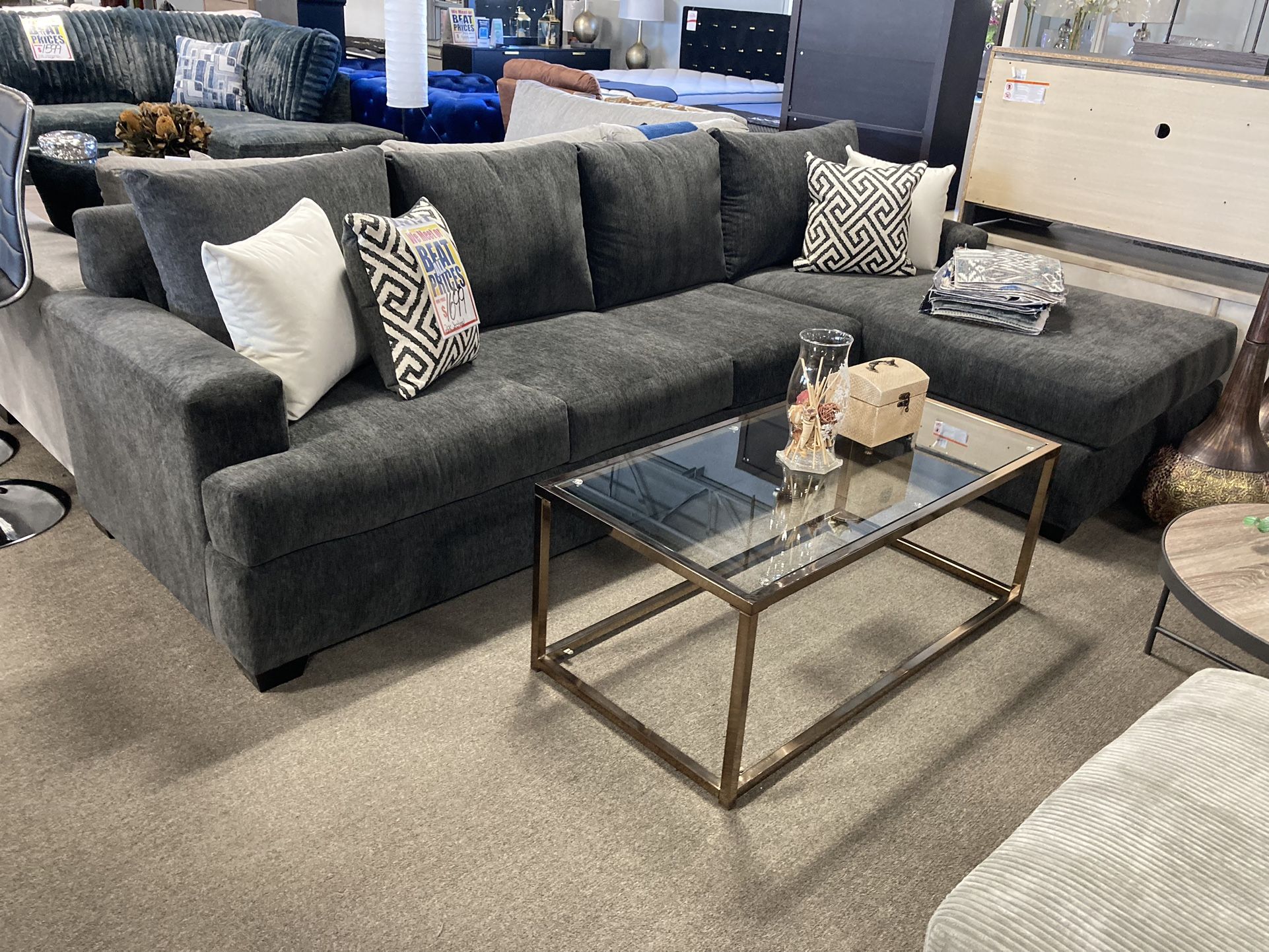 Beautiful Sectional! $1599! 🩷😊⭐️ Easy Financing! Many Colors!