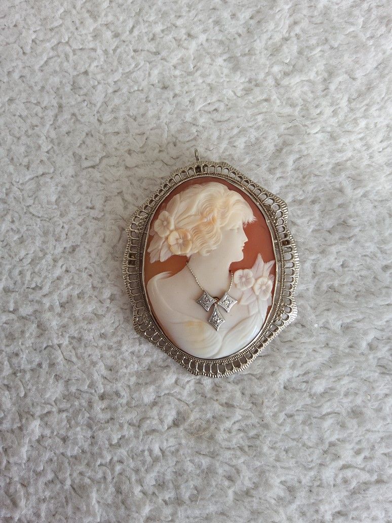 14kt Gold Diamonds Cameo Antique Pin Pendant