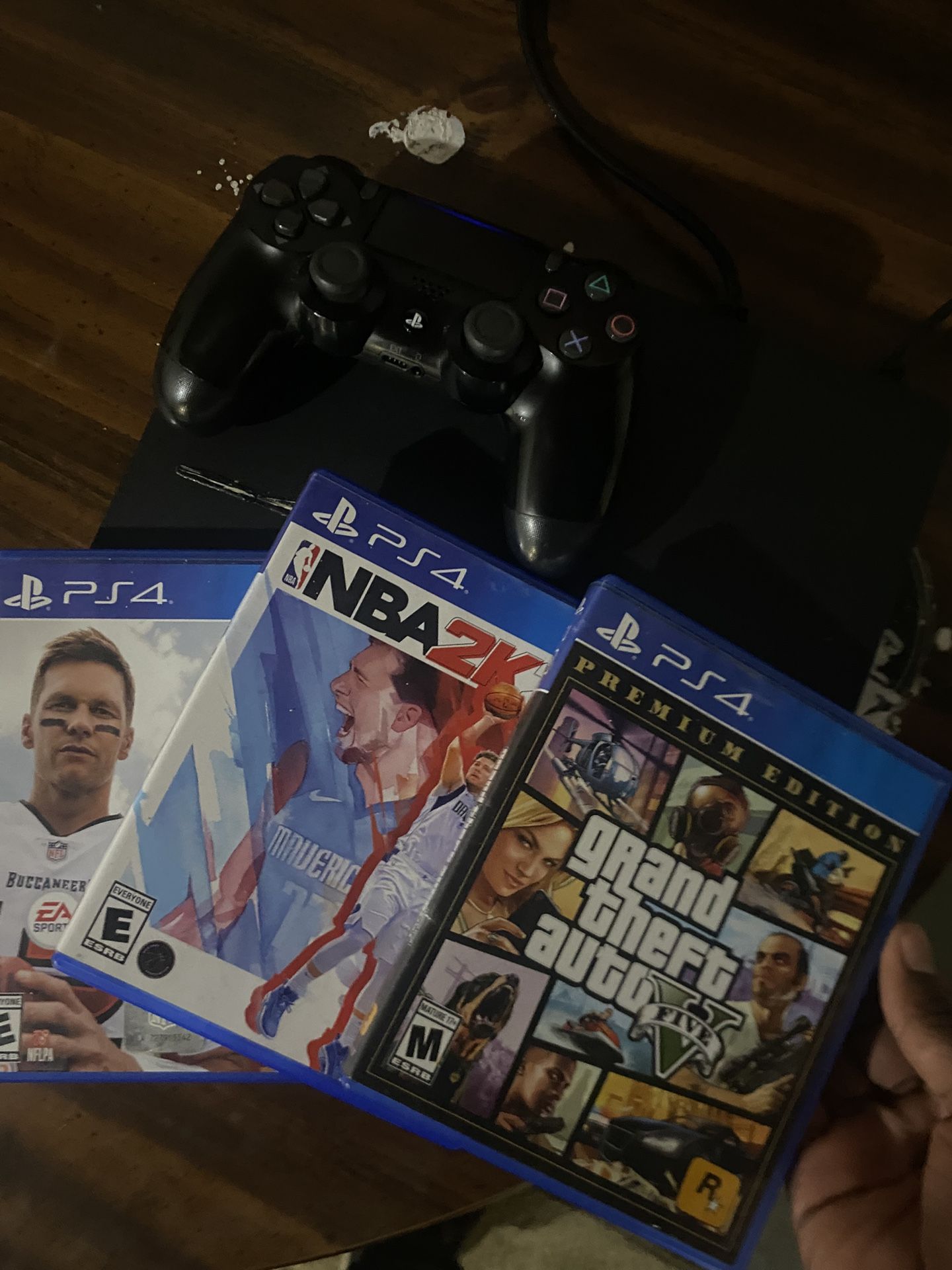 PS4 come With All Cords N Controller 7 Games And Keyboard And Mouse