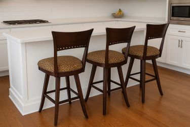 4x High Chair / Swivel Stools