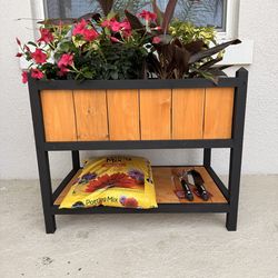 Custom ceder planters for sale , handcrafted