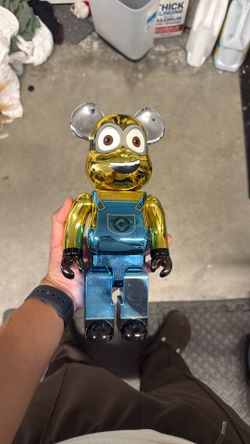 400% minion bearbrick