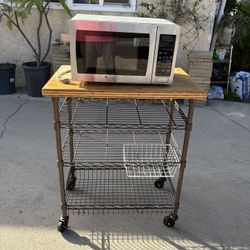 Magic Chef Microwave And Stand