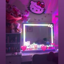 Hello Kitty Vanity Set Very Good Condition 