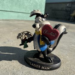 Pepé Le Pew Figurine