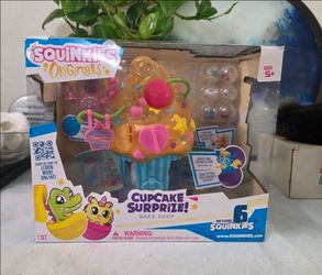 Squinkies Cupcake Surprise Bake Shop Toy New With Box