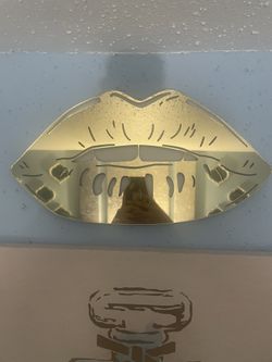 Glam Gold Mirror Lips Wall Room Decor