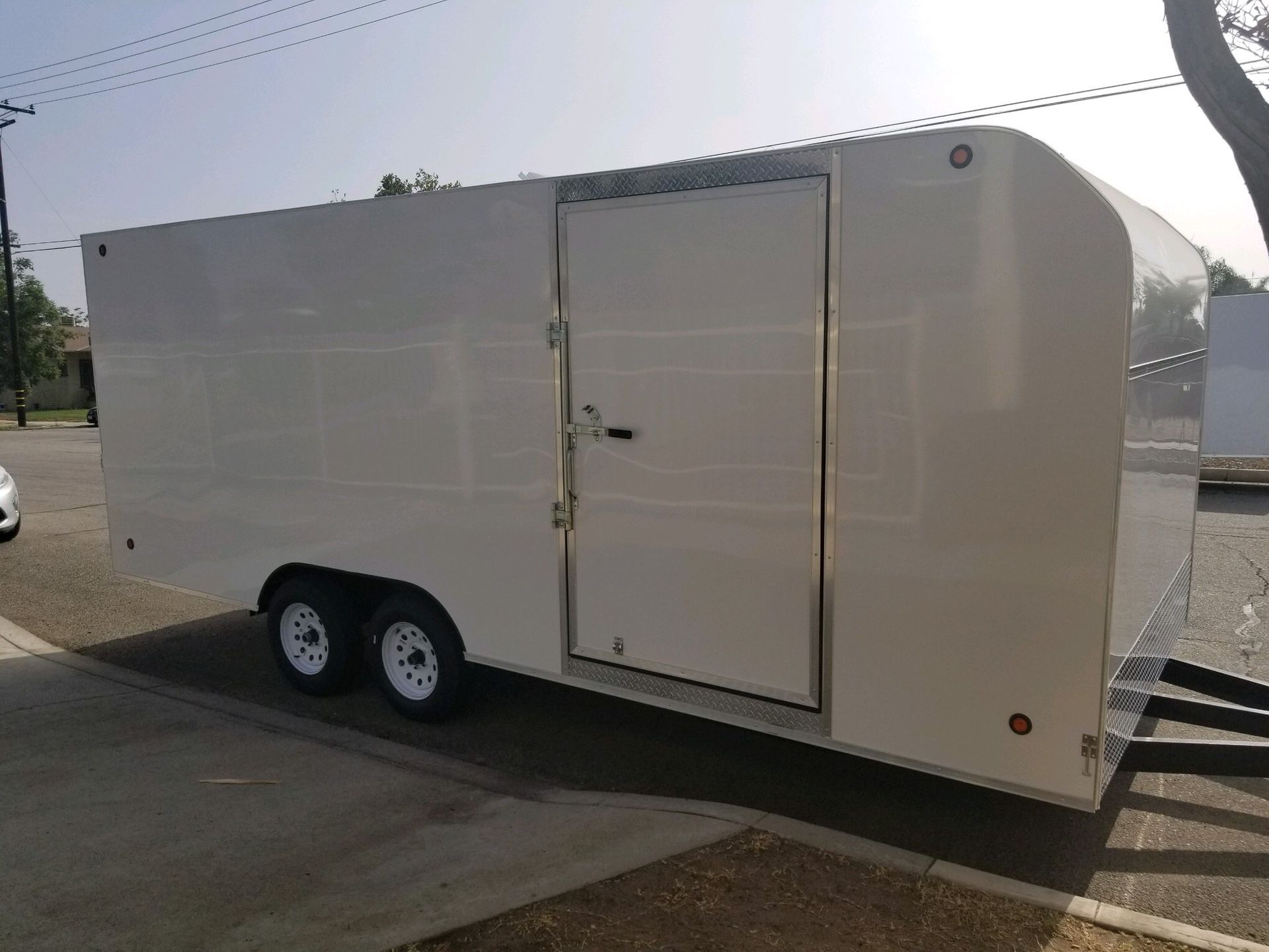 8 1/2 x 20 x 7 Enclosed Trailer Free Delivery
