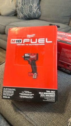 Milwaukee M18 FUEL 1/2" Mid-Torque Impact Wrench